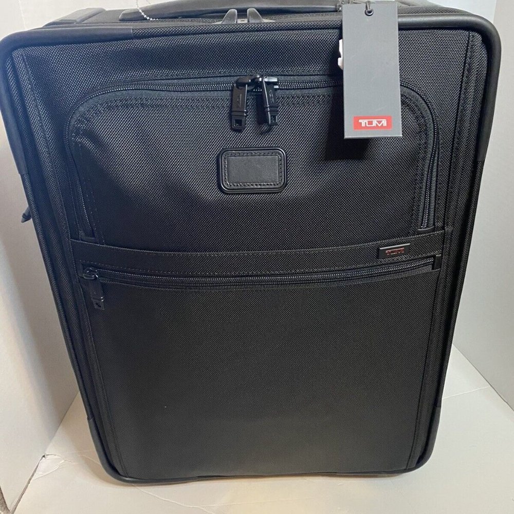 Tumi Alpha 2 International Expandable 22" 2 Wheeled Carry-On Luggage NWT - Picture 10 of 10